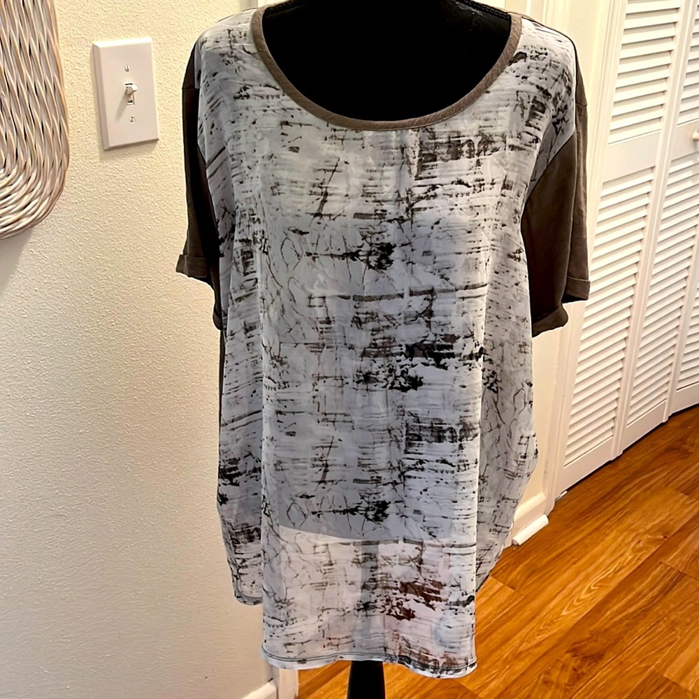 Two by Vince Camino khaki green top